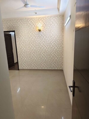 Room in 2 BHK Apartment at Amrapali Princely Estate, Sector 76 – for Sale