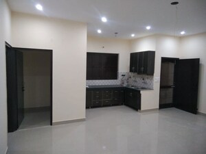2 BHK Independent House For Rent in Sector 10a