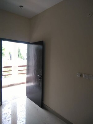 Room in 2 BHK Independent House at Sector 10a – for Rent