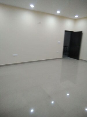 Room in 2 BHK Independent House at Sector 10a – for Rent