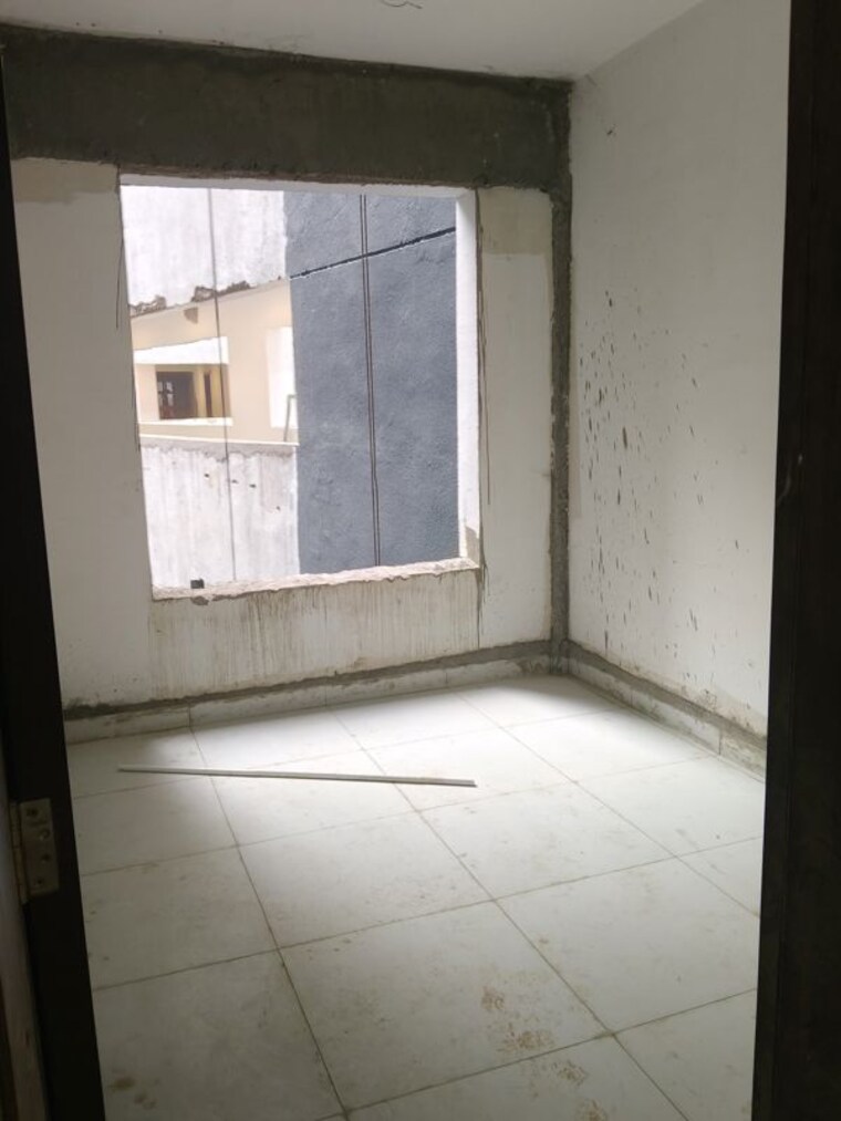 Room, one-oak-natura 2.5 Bedroom 1440 Sq.Ft. Apartment In Sushant Golf City Lucknow 9663957
