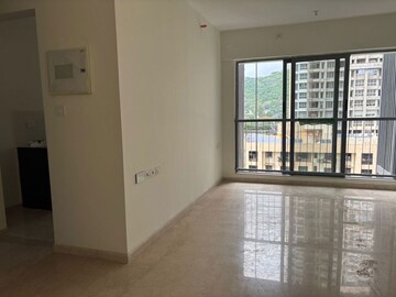 Room in 2 BHK Apartment at Kalpataru Elitus, Mulund West – for Sale