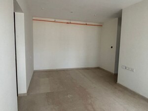 Room in 2 BHK Apartment at Kalpataru Elitus, Mulund West – for Sale