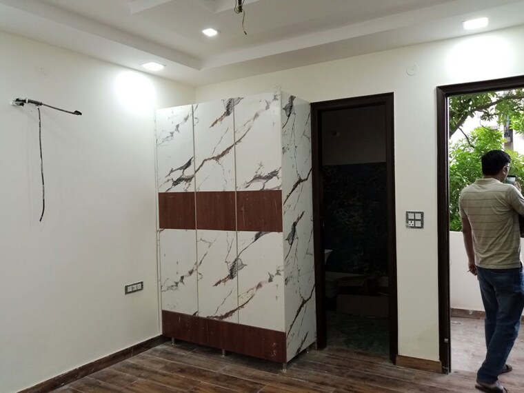 Room, puri-kohinoor 3 Bedroom 155 Sq.Yd. Builder Floor In Sector 89 Faridabad 9599414