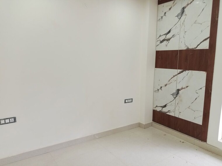 Room, puri-kohinoor 3 Bedroom 155 Sq.Yd. Builder Floor In Sector 89 Faridabad 9599414