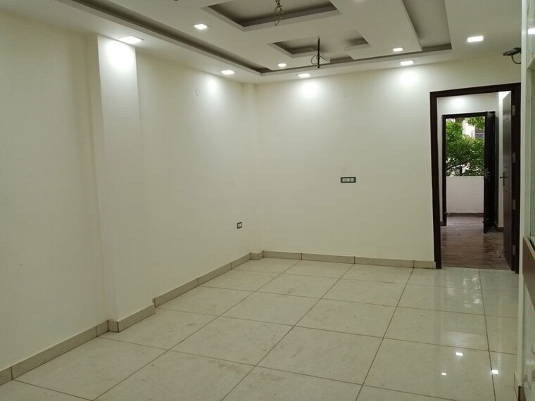 Room, puri-kohinoor 3 Bedroom 155 Sq.Yd. Builder Floor In Sector 89 Faridabad 9599414