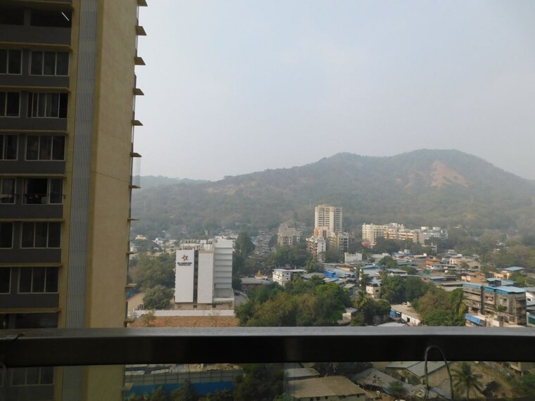 Swimming Pool, sheth-montana 3 Bedroom 977 Sq.Ft. Apartment In Mulund West Mumbai 9695865