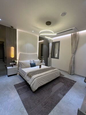 Bedroom in 5 BHK Apartment at DLF Independent Floors, Dlf City Phase 3 – for Rent