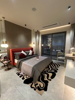 Team Area in 5 BHK Apartment at DLF Independent Floors, Dlf City Phase 3 – for Rent