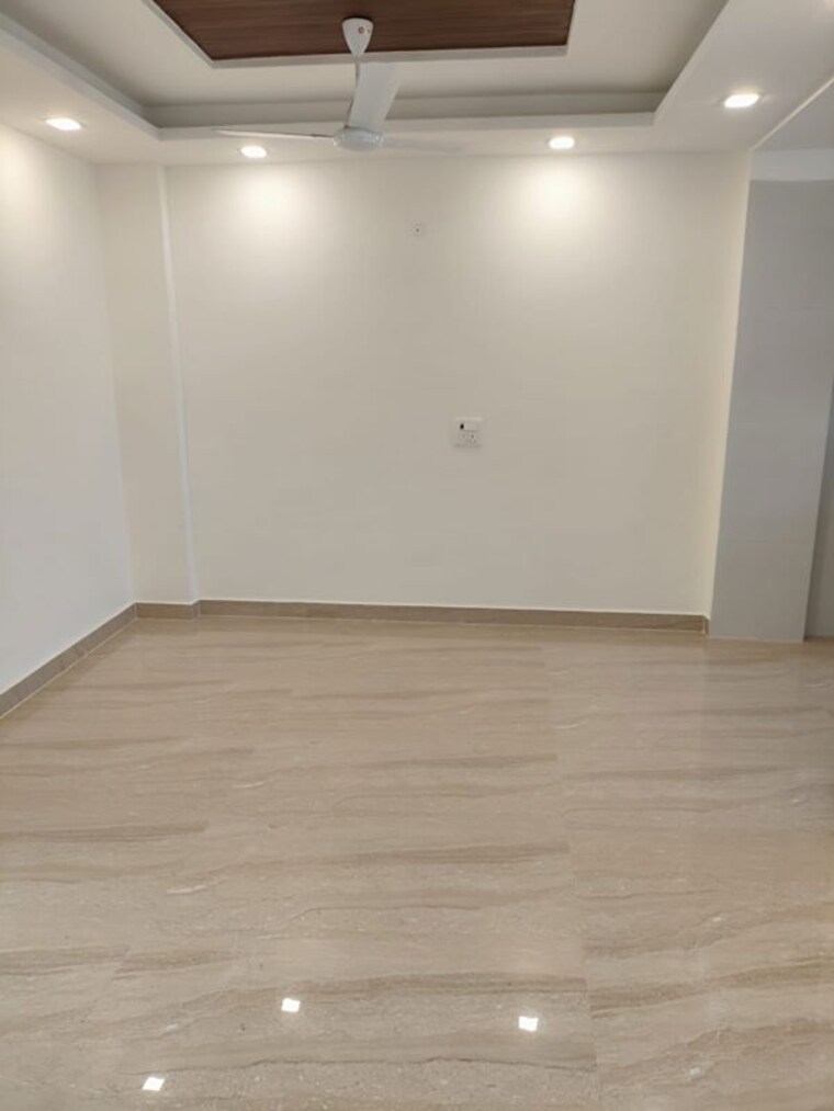 Living Room, bptp-parkland-pride 3 Bedroom 190 Sq.Yd. Builder Floor In Sector 77 Faridabad 9463389