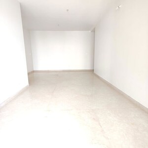 Room in 3 BHK Apartment at Sheth Montana, Mulund West – for Sale