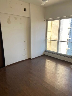 Room in 2 BHK Apartment at Sheth Montana, Mulund West – for Sale