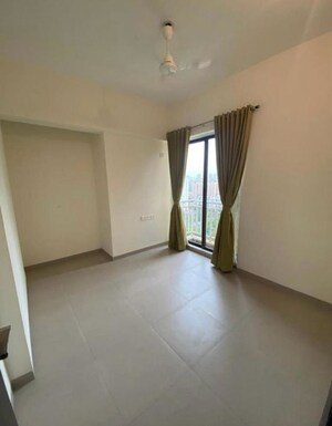 Room in 2 BHK Apartment at DB Parkwoods, Kasarvadavali – for Rent