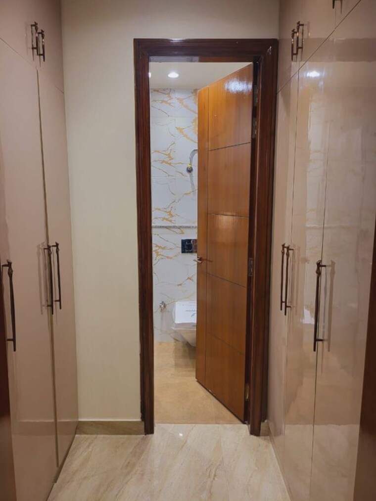 Attached Bathroom, bptp-district-3 3 Bedroom 180 Sq.Yd. Builder Floor In Sector 85 Faridabad 9598977