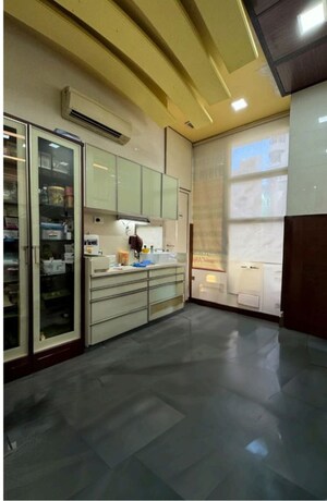 Room in  Office Space at Venus CHS Andheri, Andheri West – for Sale