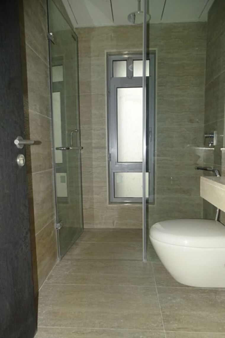 Bathroom, oberoi-realty-esquire 4 Bedroom 2000 Sq.Ft. Apartment In Goregaon East Mumbai 9696601
