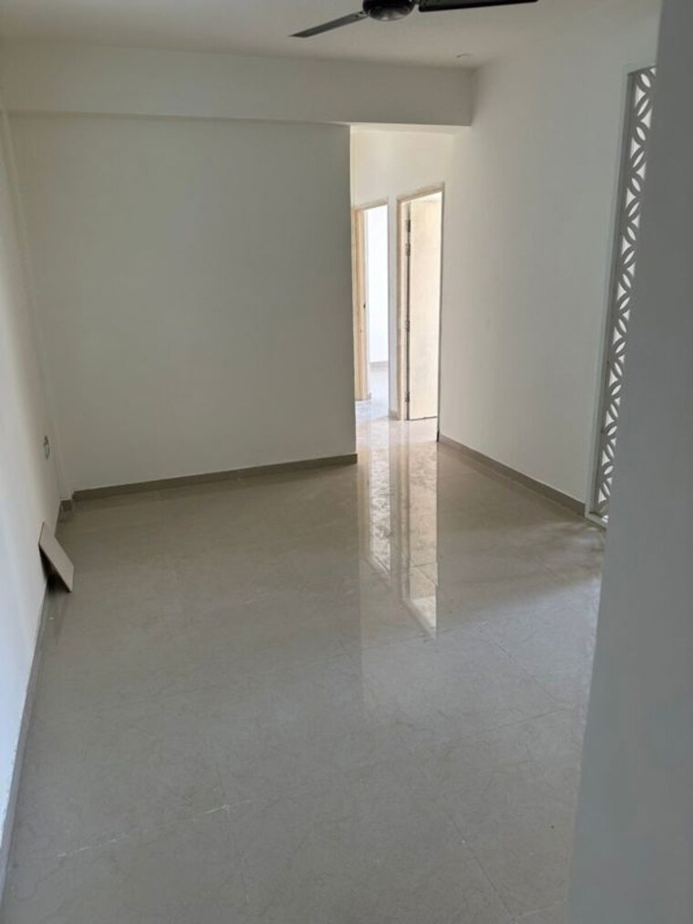 Room, suncity-avenue-102 3 Bedroom 800 Sq.Ft. Apartment In Sector 102 Gurgaon 8903183