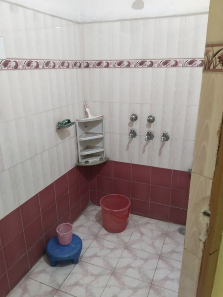 Bathroom, gomti nagar 2 Bedroom 1000 Sq.Ft. Independent House In Gomti Nagar Lucknow 9696627
