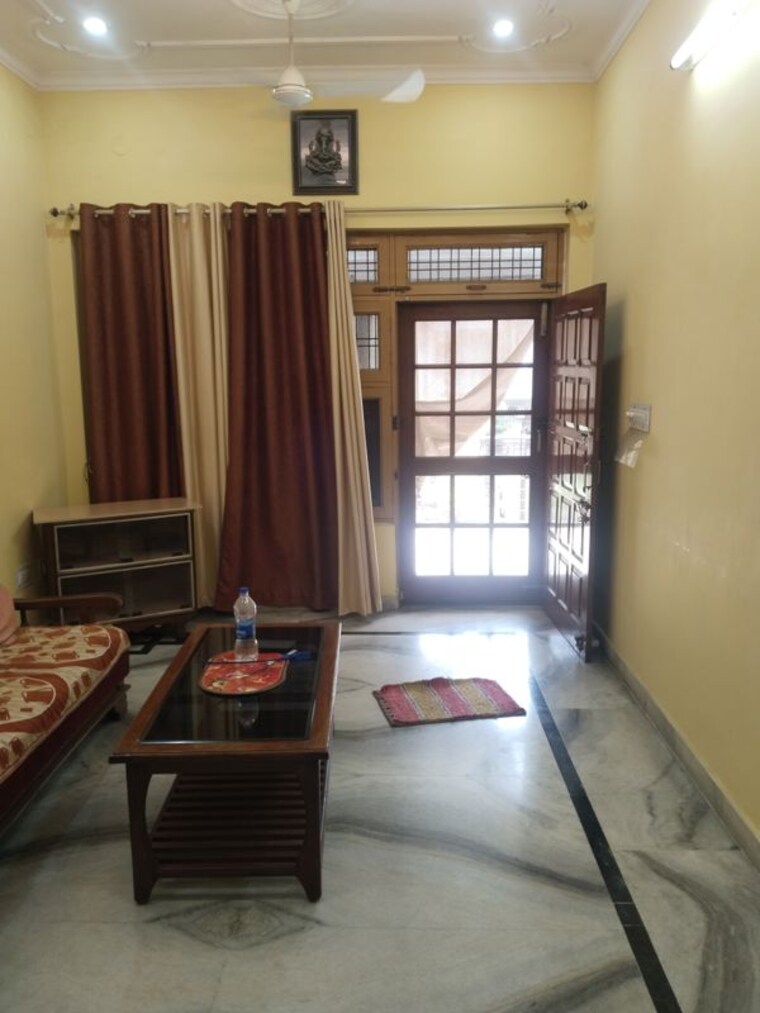 Living Room, gomti nagar 2 Bedroom 1000 Sq.Ft. Independent House In Gomti Nagar Lucknow 9696627
