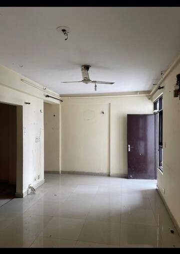 2 BHK Apartment For Rent in Mahagun Mahagunpuram II, Lal Kuan