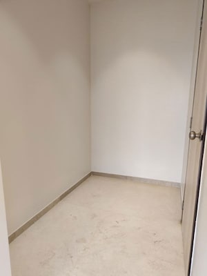 Room in 3 BHK Apartment at Adani Ten BKC, Bandra East – for Rent