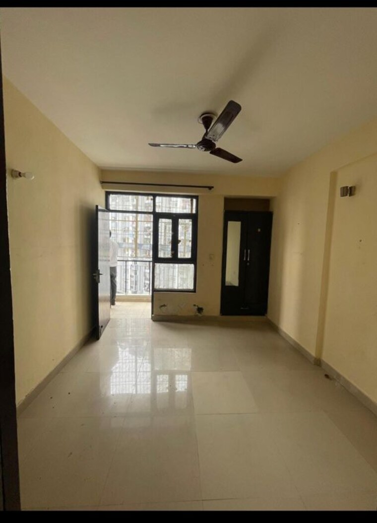 Room, mahagun-mahagunpuram-ii 2 Bedroom 840 Sq.Ft. Apartment In Lal Kuan Ghaziabad 9696711