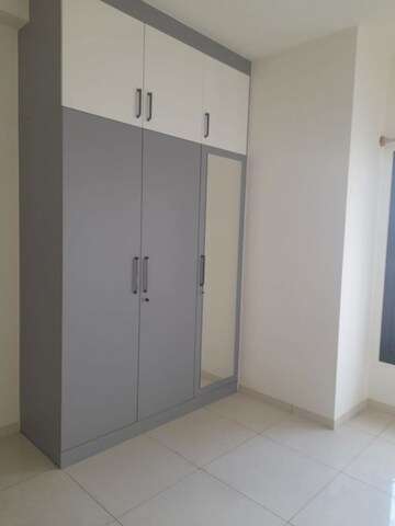 Room in 3 BHK Apartment at Sobha Lake Garden, Kr Puram – for Rent