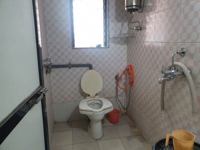 Bathroom, golden-park-complex 2 Bedroom 960 Sq.Ft. Apartment In Gokul Nagar Thane 9696809