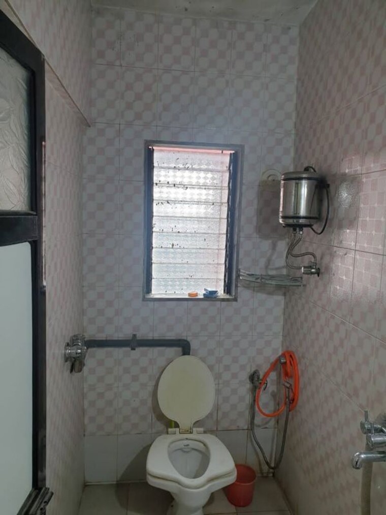Bathroom, golden-park-complex 2 Bedroom 965 Sq.Ft. Apartment In Gokul Nagar Thane 9696812