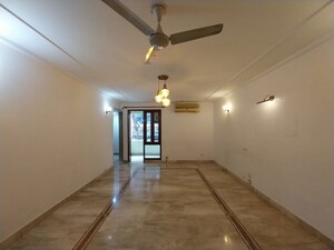 Room in 3 BHK Apartment at Ambience Island, Sector 24 – for Rent