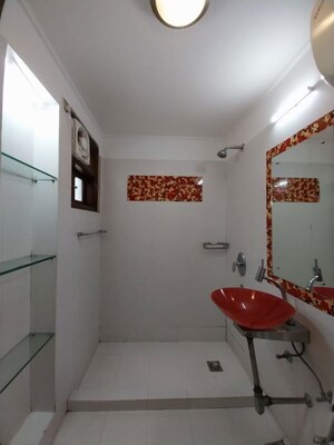 Furnished Amenities in 3 BHK Apartment at Ambience Island, Sector 24 – for Rent