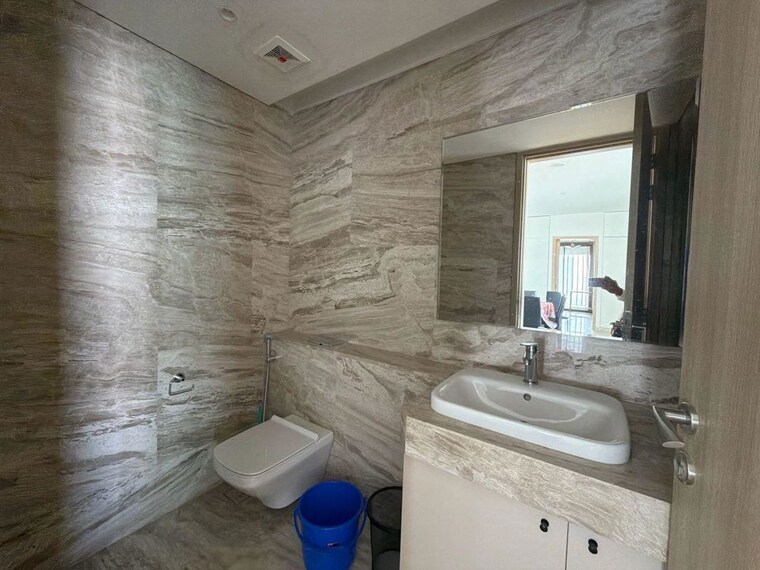 Bathroom, rustomjee-crown 4 Bedroom 1700 Sq.Ft. Apartment In Prabhadevi Mumbai 9696900