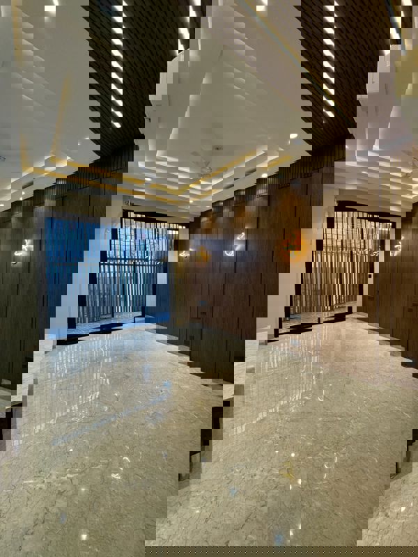 3.5 BHK + Servant Room Builder Floor For Rent in DLF Phase II