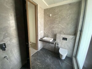 Bathroom in 4 BHK Apartment at Prestige Jasdan Classic, Mahalaxmi – for Rent