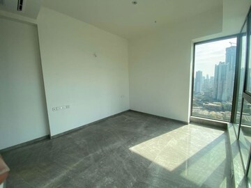 Room in 4 BHK Apartment at Prestige Jasdan Classic, Mahalaxmi – for Rent