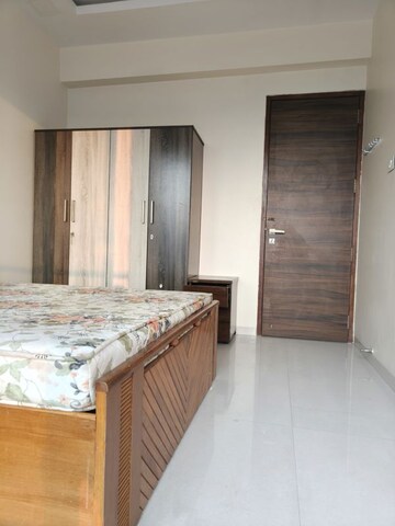 Room in 2 BHK Apartment at Metro The Palms, Nerul – for Rent