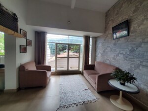 Living Room in 1.5 BHK Apartment at Defence Colony – for Rent