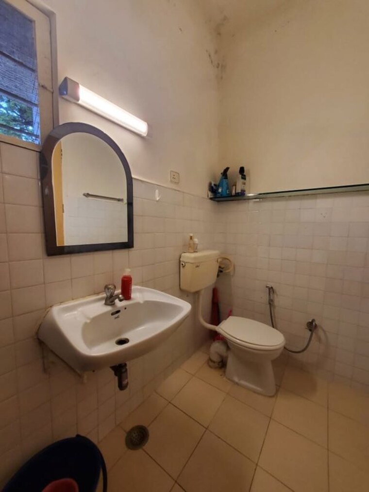 Bathroom, defence colony 1.5 Bedroom 1200 Sq.Ft. Apartment In Defence Colony Bangalore 9697328