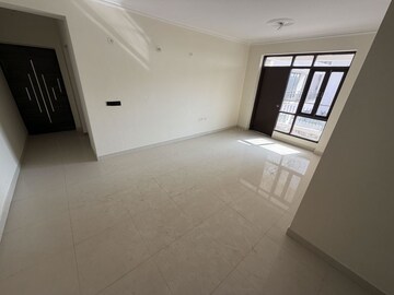 2 BHK Apartment For Rent in Cosmos Express 99, Sector 99