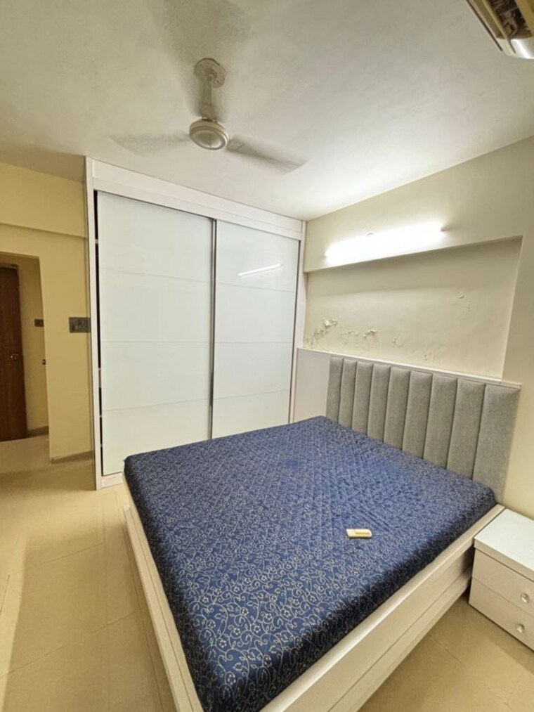 Bedroom, mantri-serene 1 Bedroom 600 Sq.Ft. Apartment In Goregaon East Mumbai 9697741
