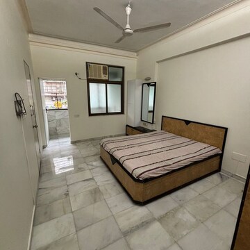 Bedroom in 2 BHK Apartment at Malabar Hill – for Rent