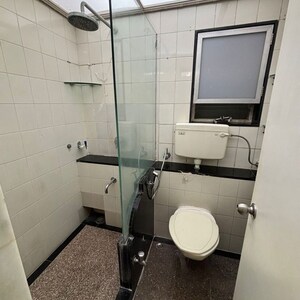 Team Area in 2 BHK Apartment at Malabar Hill – for Rent