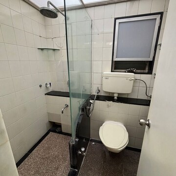 Team Area in 2 BHK Apartment at Malabar Hill – for Rent