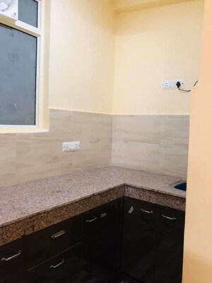 Bathroom in 1.5 BHK Builder Floor at DLF Pink Town House, Dlf City Phase 3 – for Rent