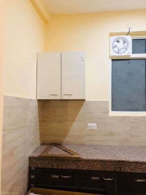 Bathroom in 1.5 BHK Builder Floor at DLF Pink Town House, Dlf City Phase 3 – for Rent
