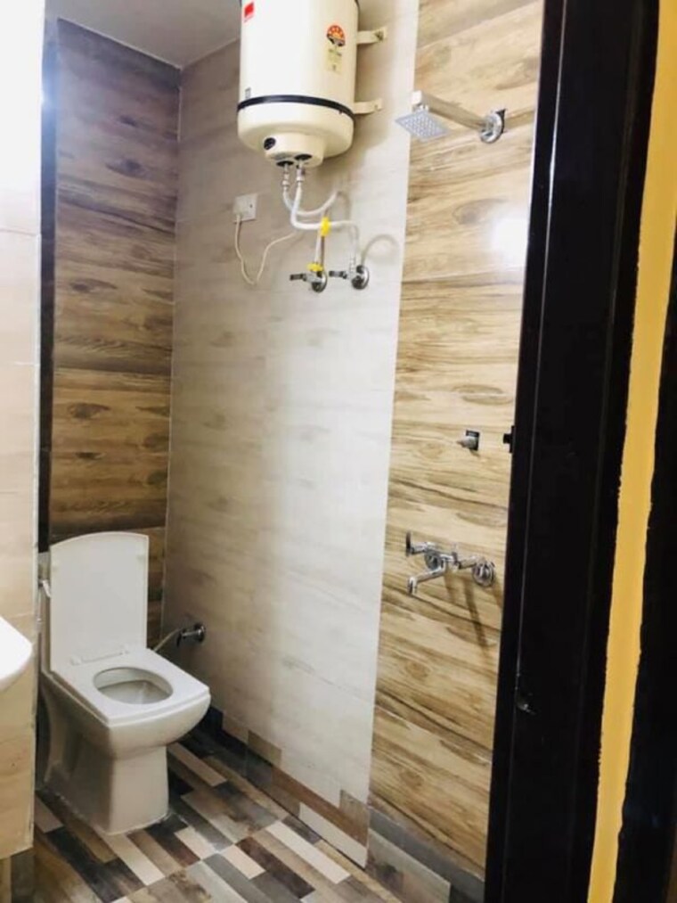 Bathroom, dlf-pink-town-house 1.5 Bedroom 540 Sq.Ft. Builder Floor In Dlf City Phase 3 Gurgaon 9698016