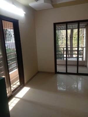 Room in 2 BHK Apartment at Yash Platinum, Kharghar – for Sale