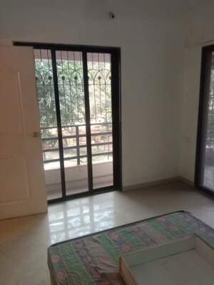 Room in 2 BHK Apartment at Yash Platinum, Kharghar – for Sale