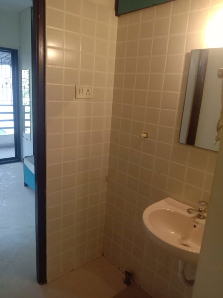 Bathroom, yash-platinum 2 Bedroom 958 Sq.Ft. Apartment In Kharghar Navi Mumbai 9698271