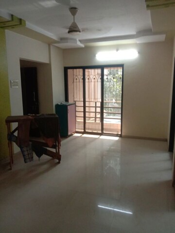 Room in 2 BHK Apartment at Yash Platinum, Kharghar – for Sale